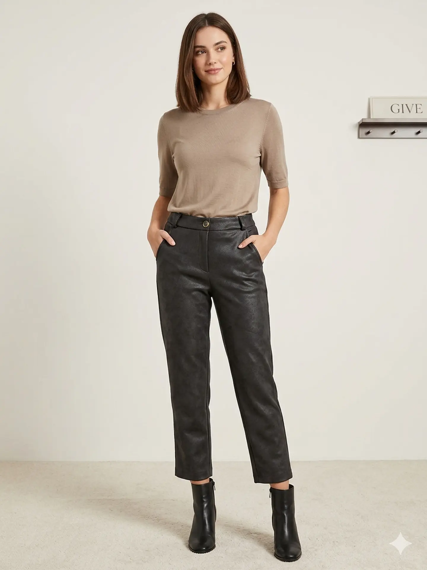 pantalon efecto cuero color negro 1