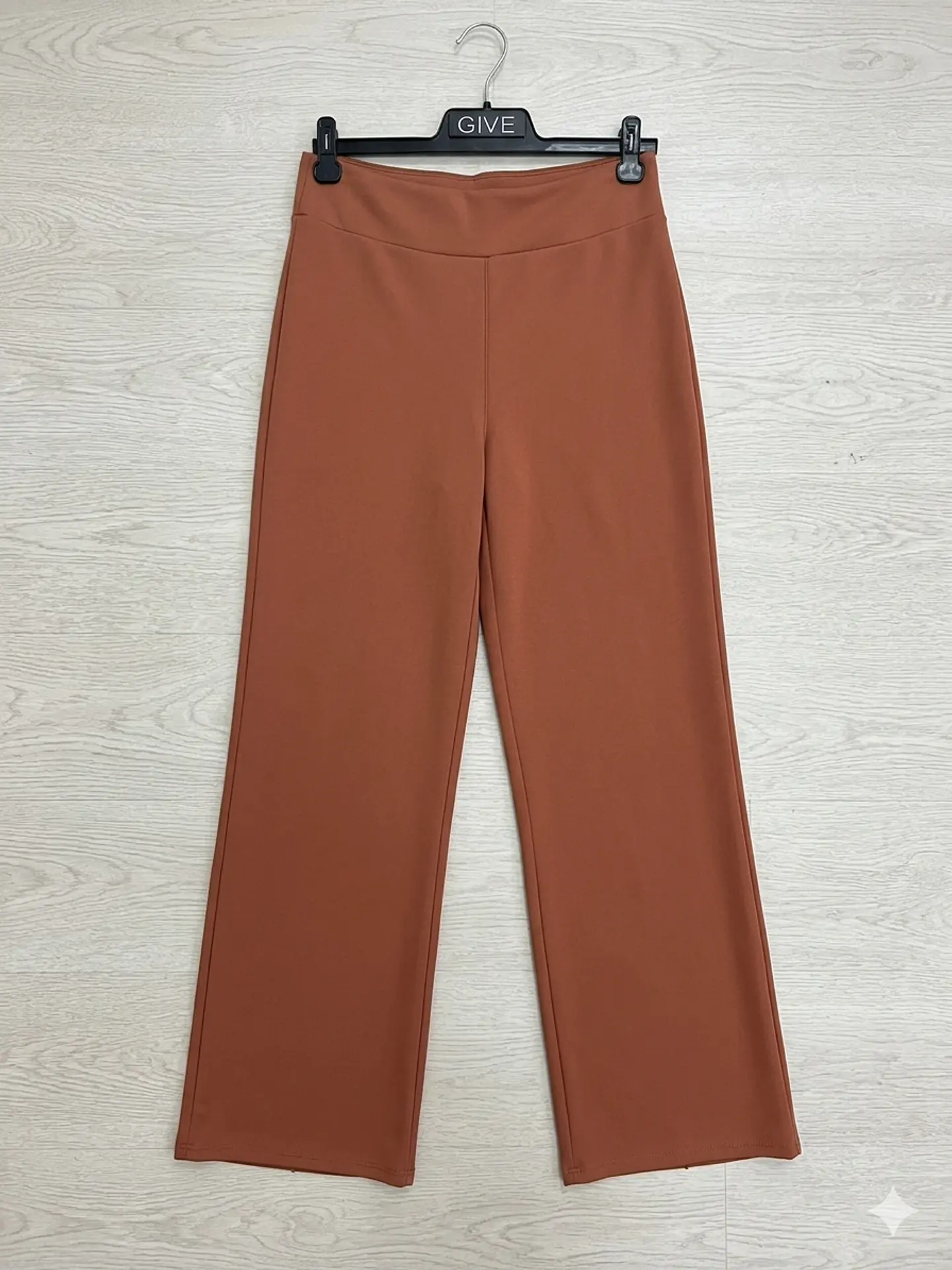 pantalon alfredo caramelo 2