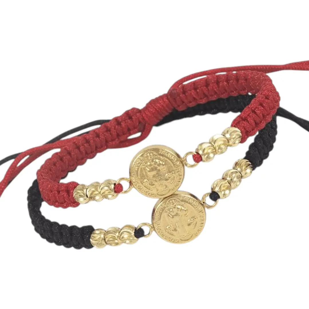 SET MANILLAS PAREJAS CON DIJE DE SAN BENITO EN ORO LAMINADO 18K 1