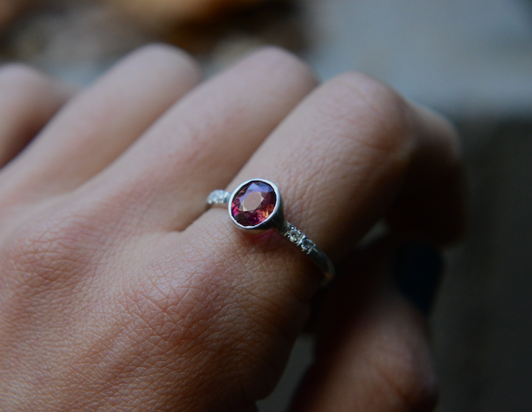 Anillo Turmalina y Moissanitas