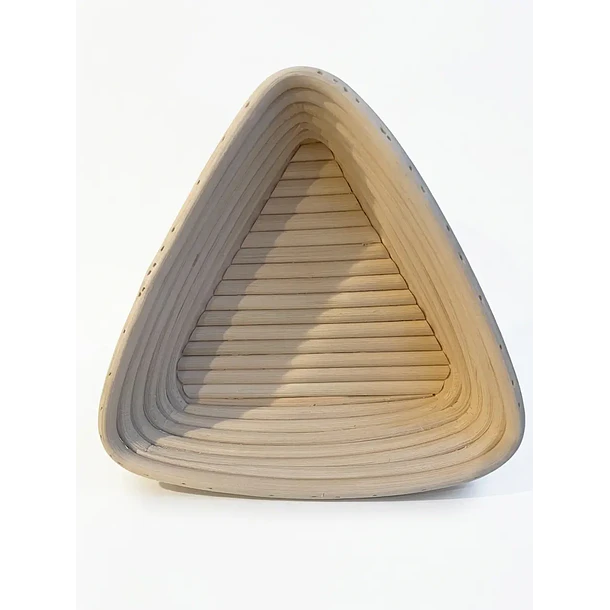 - Banneton Triangular Luxury: 16 cm 6cm de alto. 4