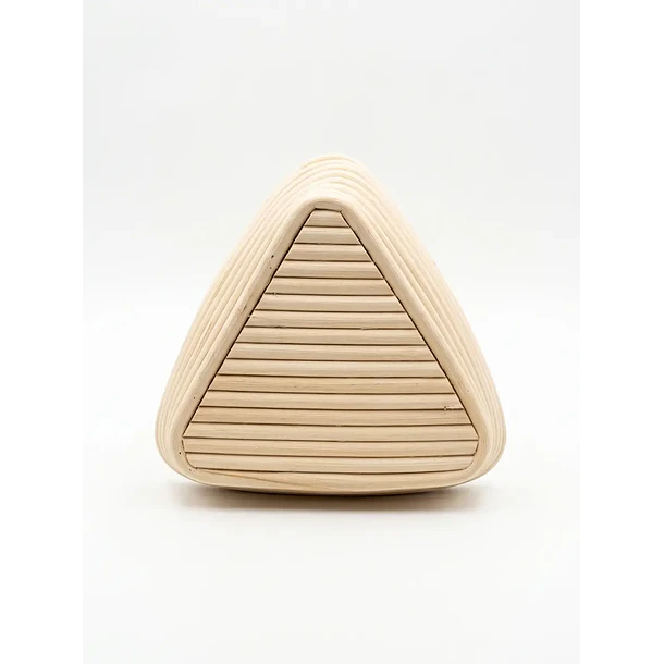 - Banneton Triangular Luxury: 16 cm 6cm de alto. 5