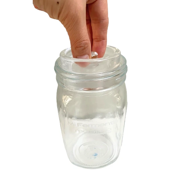 - Fermentador 800 ml, incluye válvula airlock y peso de fermentación 105gr 3