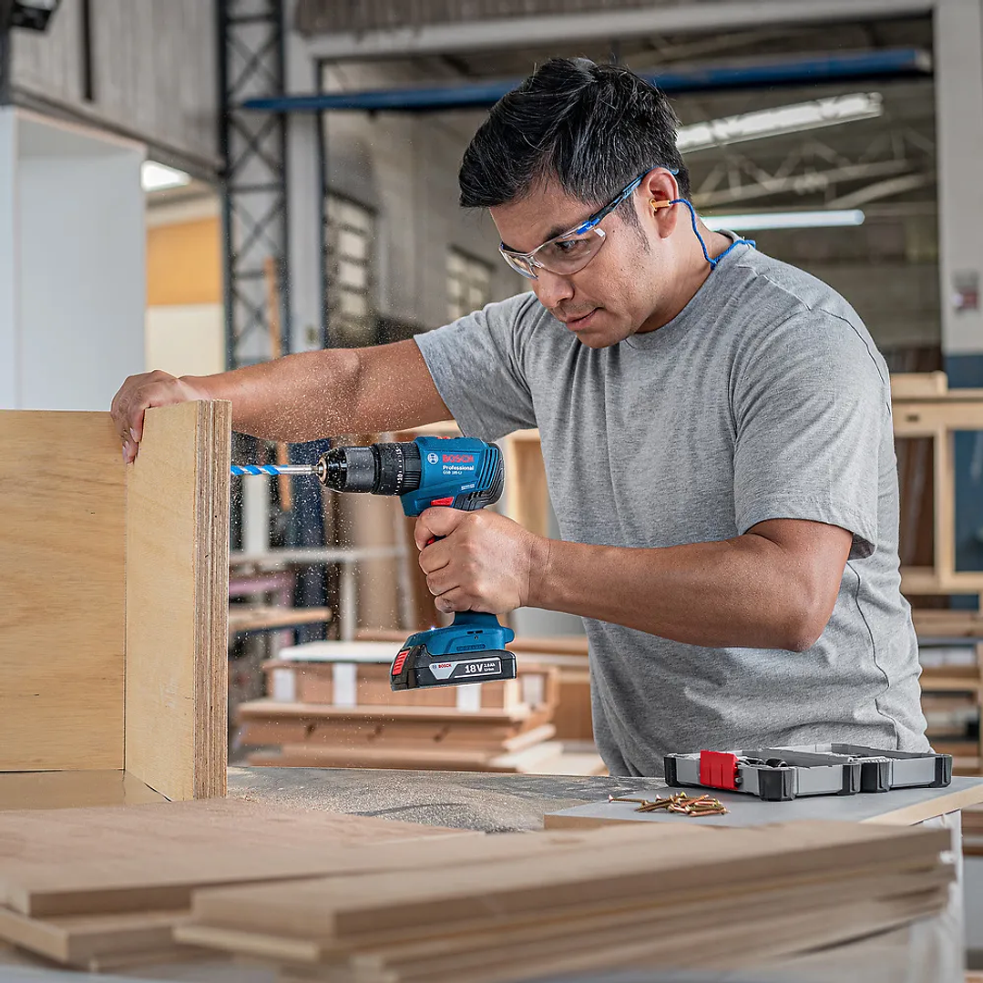 Taladro Atornillador Inalámbrico 18V GSR 185-LI Bosch con 2 Baterías 12