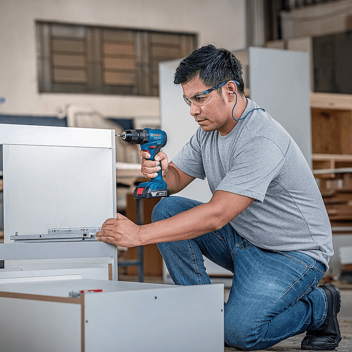 Taladro Atornillador Inalámbrico 18V GSR 185-LI Bosch con 2 Baterías 13