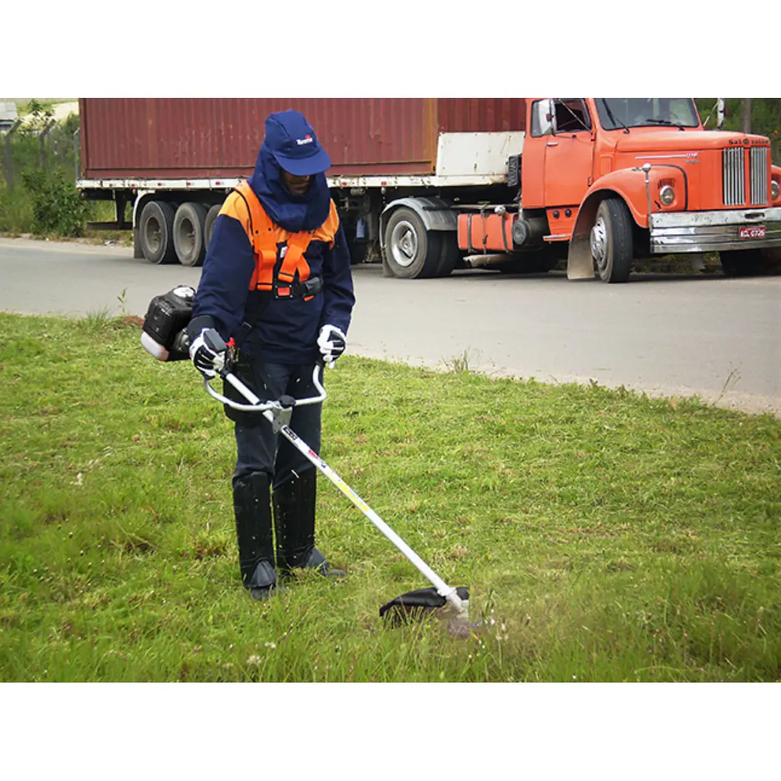 Desbrozadora 25cc Gasolina TBC26X | Orilladora / Desmalezadora económica y liviana 1HP 2