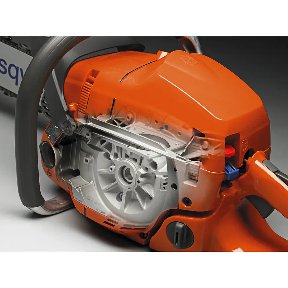 Motosierra Husqvarna 372XP 24” Profesional – Alta Potencia para Tala y Uso Forestal 3