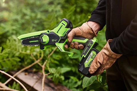 MOTOSIERRA MINI GREENWORKS 4" KIT 1B 1C