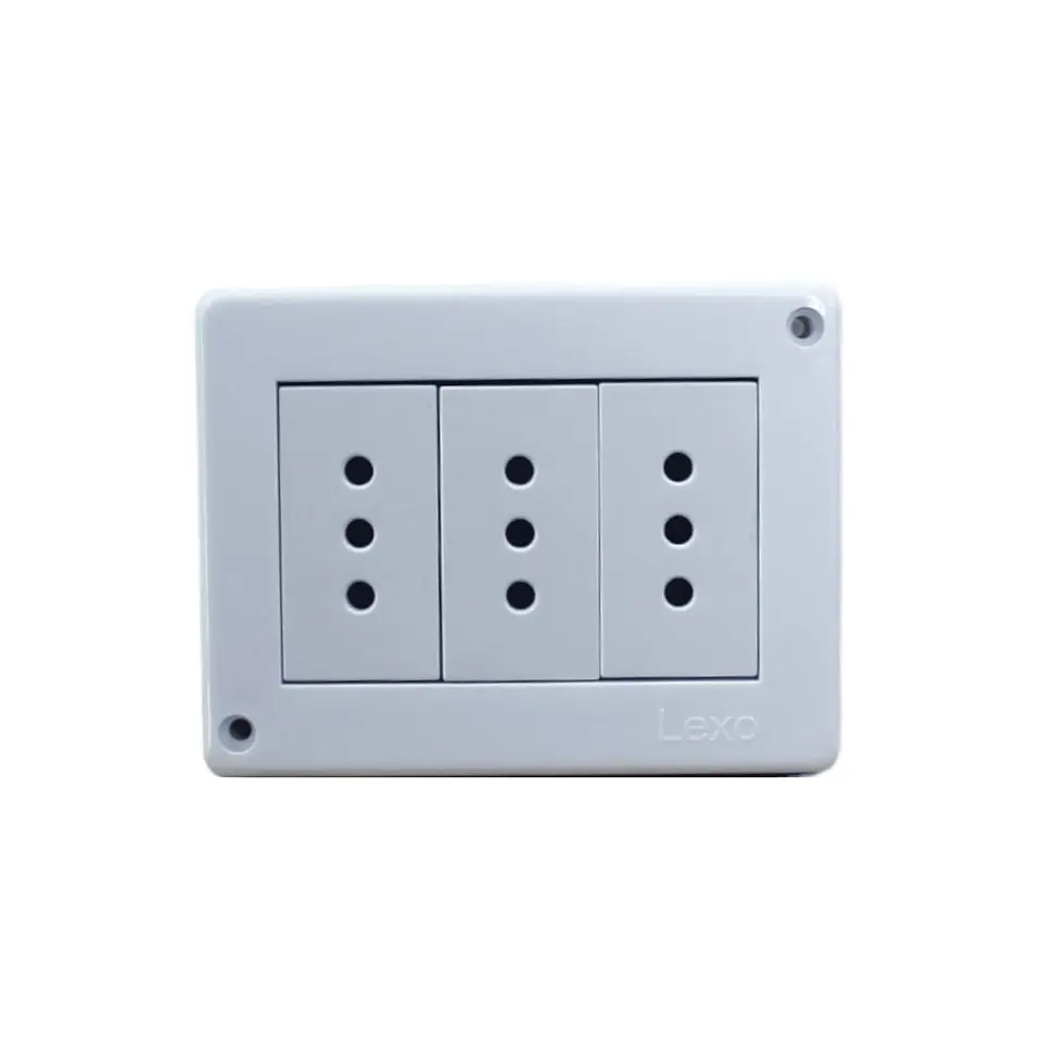 Casquete Ip20 Toma Corriente Triple Sobrepuesto 10A Blanco - Lexo 1