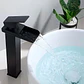 Llave Monomando Lavamanos Alta Cascada Negro Mate - Miniatura 1