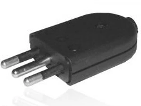0300MV0240 ENCHUFE MACHO CONV.2P+T 10 A NEGRO