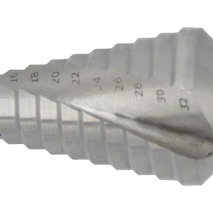 BROCA PASO ESPIRAL MAKITA 4-32 D-40163
