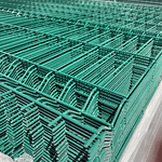 Malla Electrosoldada Verde 3D 1.85X2.5MTS (50X200)