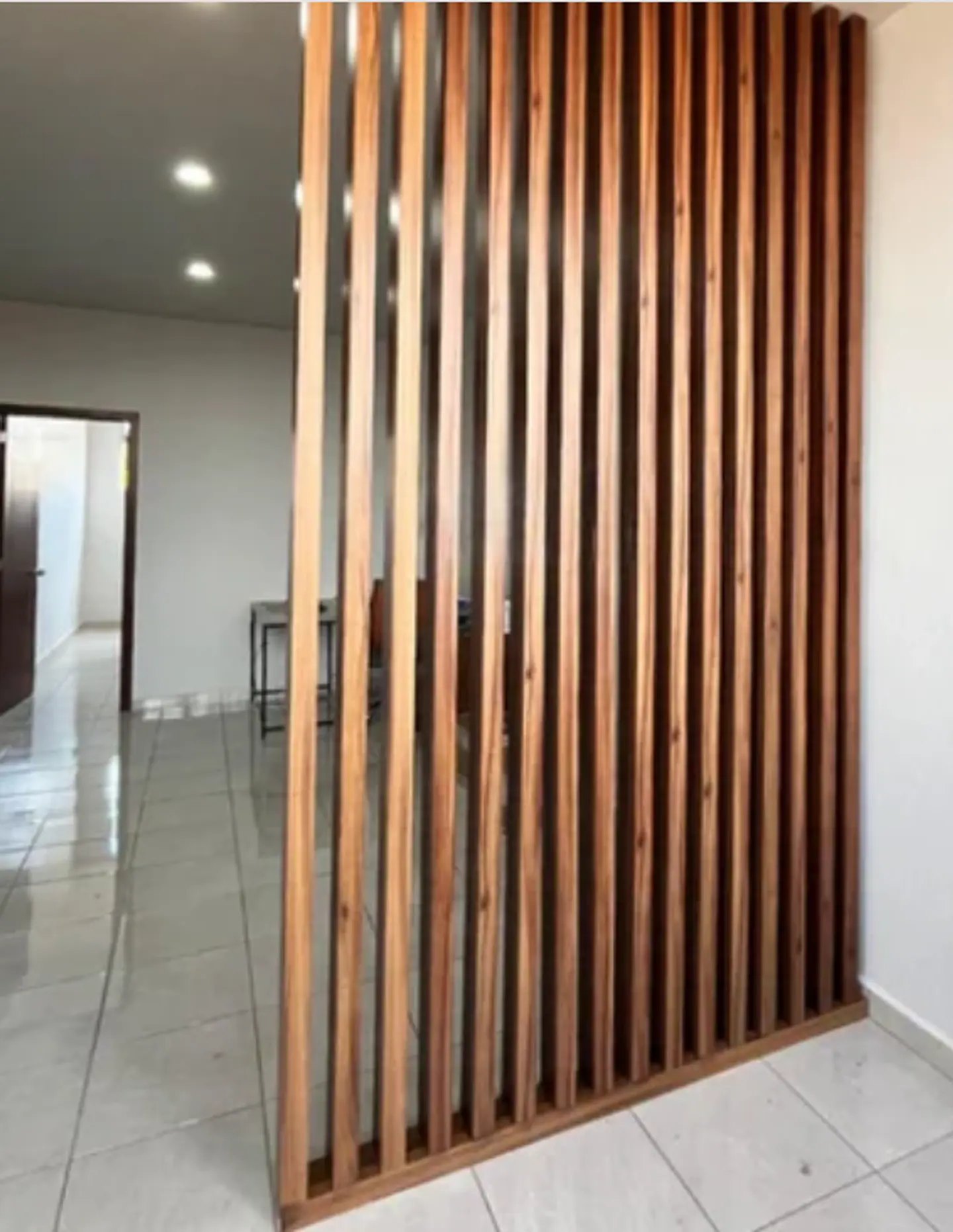 Tubo Corta Vista WPC 50x100x2900 C/Bases 5