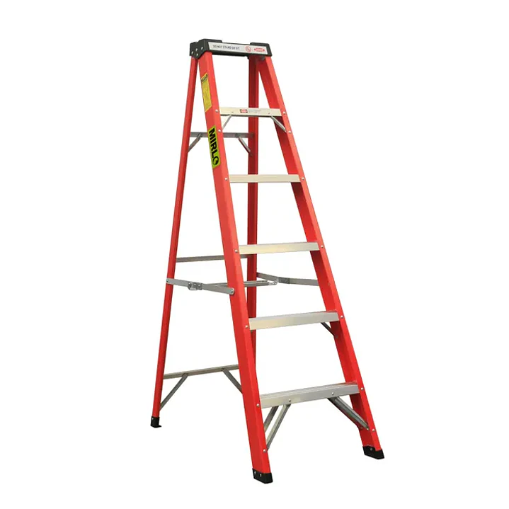 Escalera De Tijera Fibra De Vidrio 6 Peldaños Mirlo  1