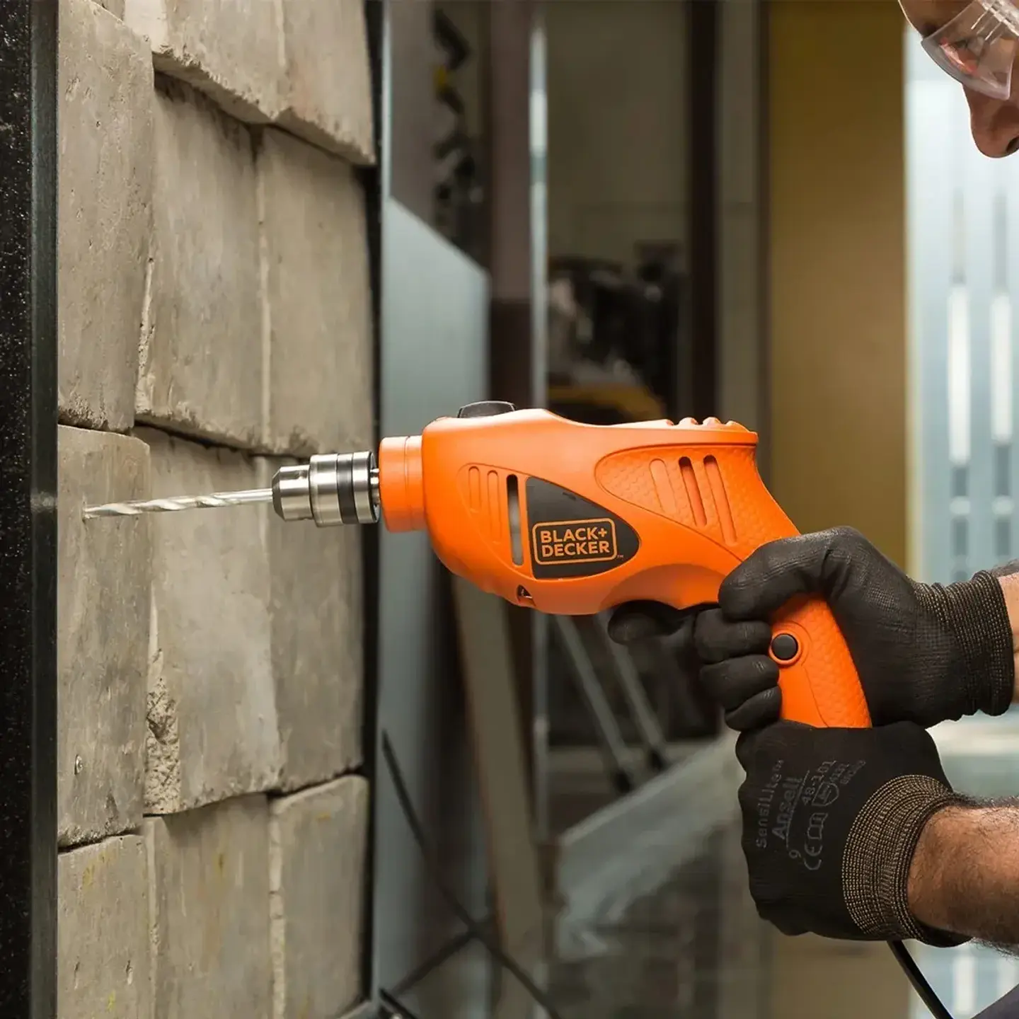 Kit Taladro Percutor 550w + Herramientas Brocas Black+decker 7