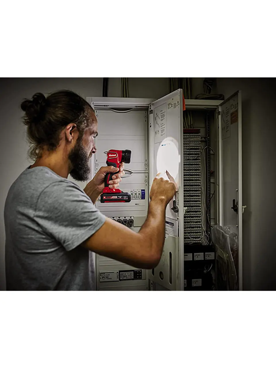 Linterna Led 18v Bateria + Cargador Einhell 2