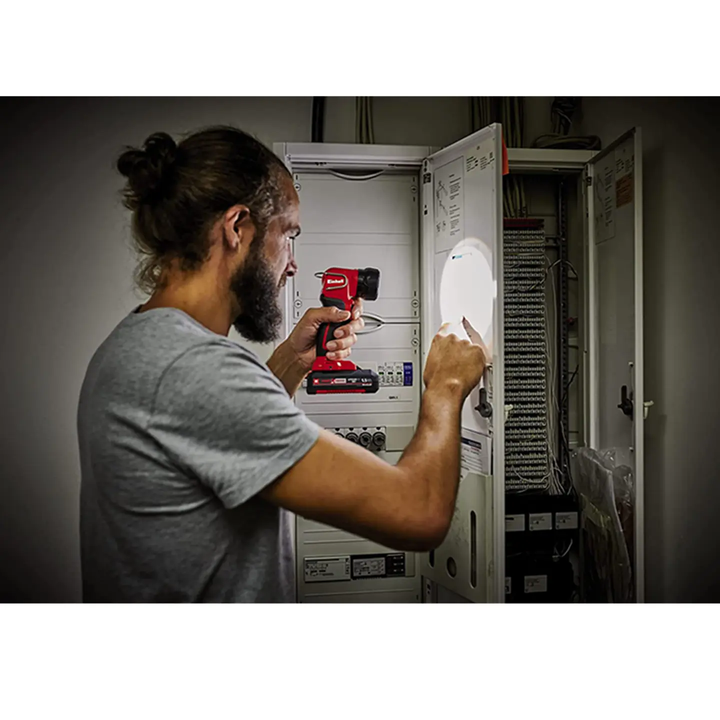 Galletera Esmeril Angular 18v 115mm Bateria + Cargador + Linterna Einhell 3