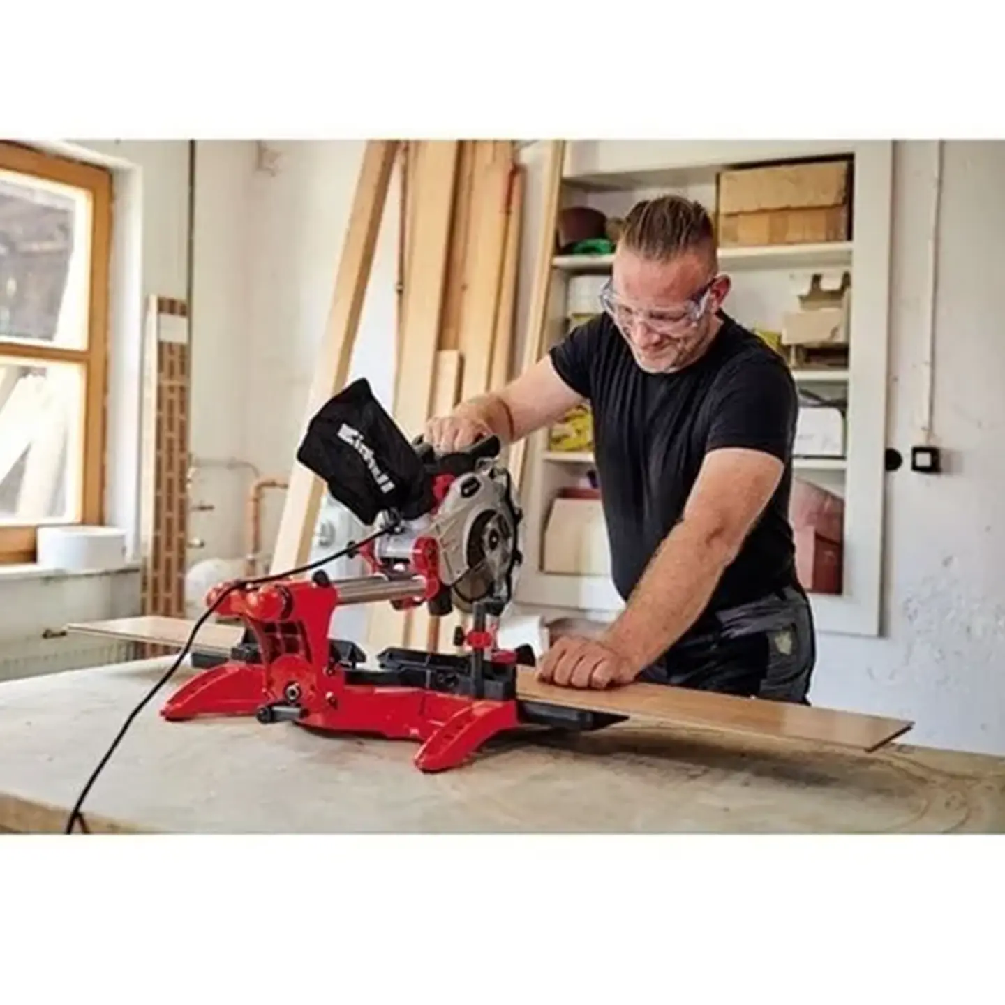 Sierra Ingleteadora Telescópica 1500w 210mm 4