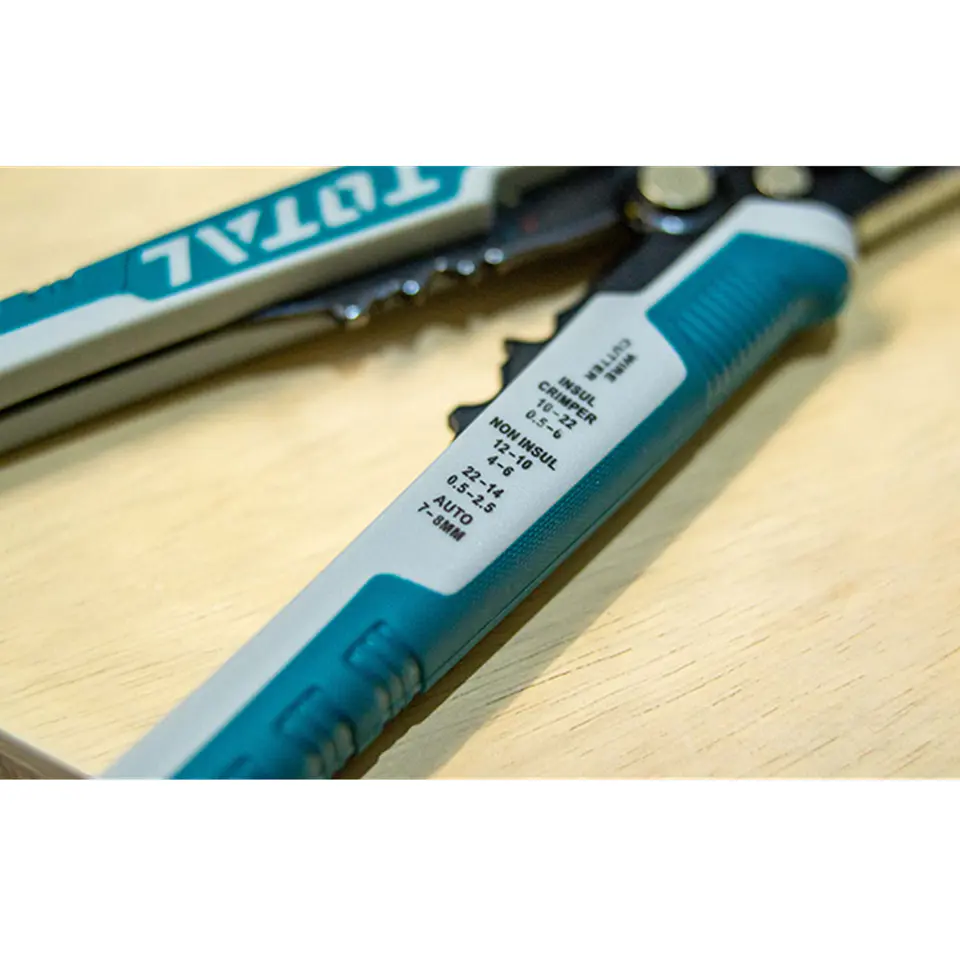 Alicate Pelacable Automático 3 En 1 Multiuso Total 4