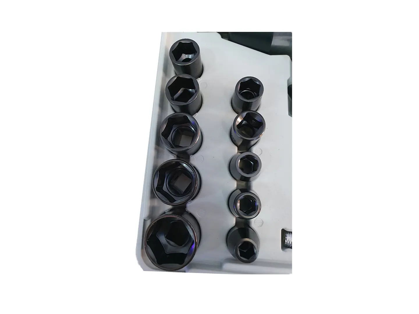 Pistola Neumática De Impacto 1/2 Con Dados/accesorios TOYAKI 3