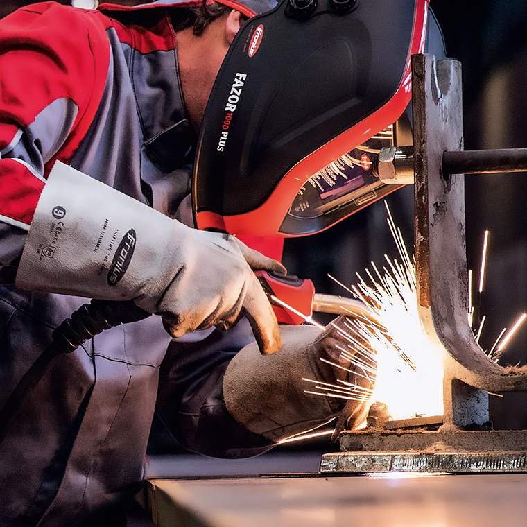 Soldadora MIG 300 amperes (solda sin gas) 2