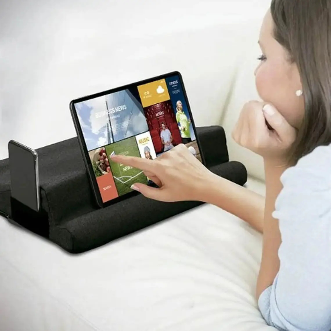 Soporte Acolchado Para Notebook Tablet Artel Negro Ergonómico 2