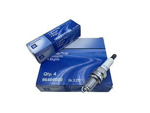 JUEGO DE BUJIAS CHEVROLET CRUZE SONIC TRACKER AVEO OPTRA ORIGINAL