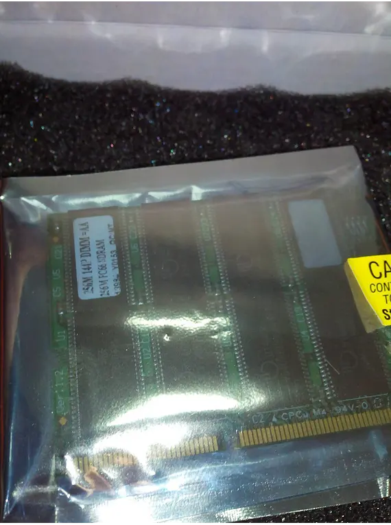 Módulo de Memória Transcend SDRAM PC66 144 Pinos