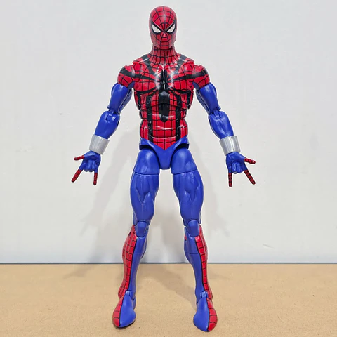 (Artículo usado: A/CAJA: D) Marvel Legends Series Ben Reilly Spider-man