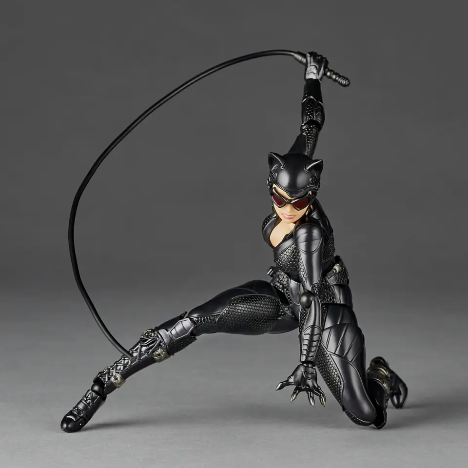 Revoltech Amazing Yamaguchi Catwoman Arkham Knight + Bonus 8