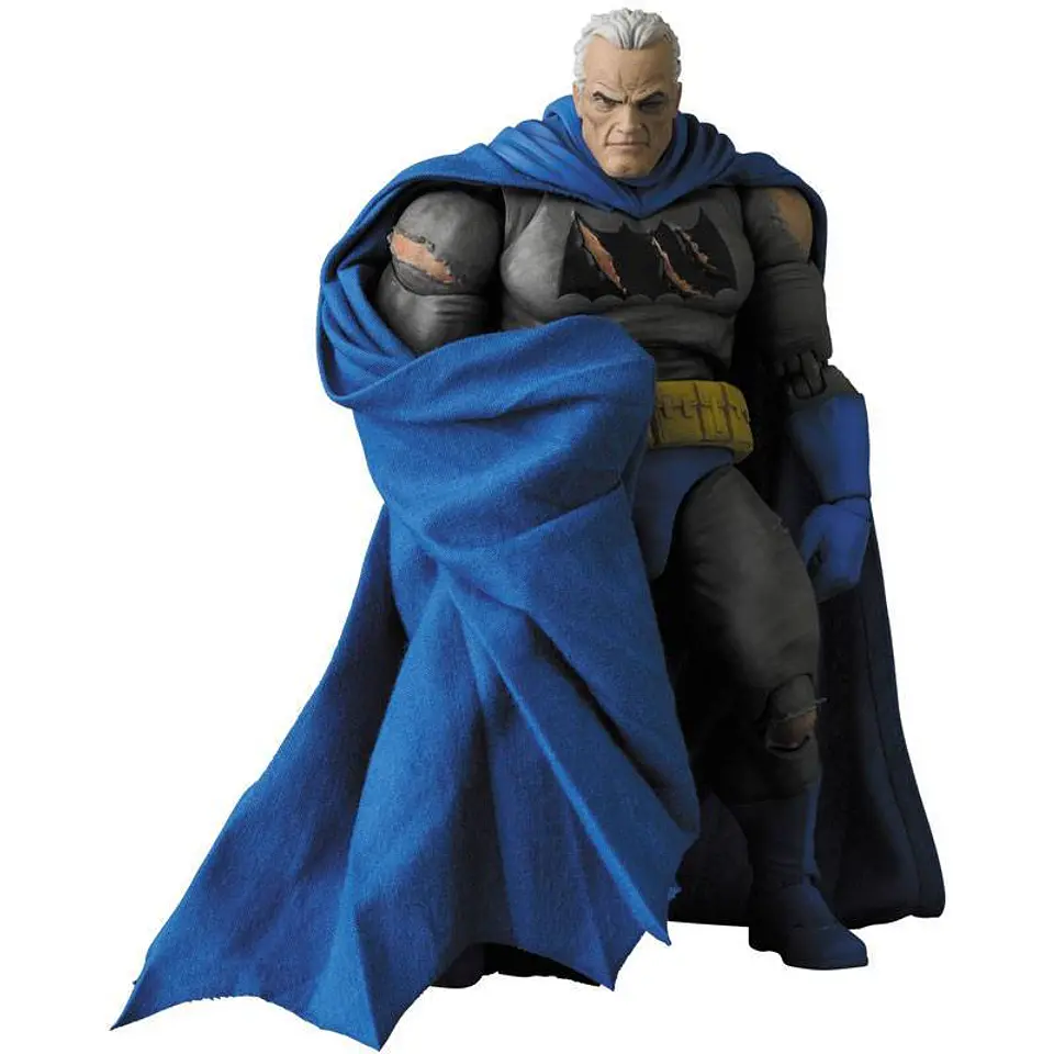 MAFEX Batman (Blue) - Batman: The Dark Knight Returns 10