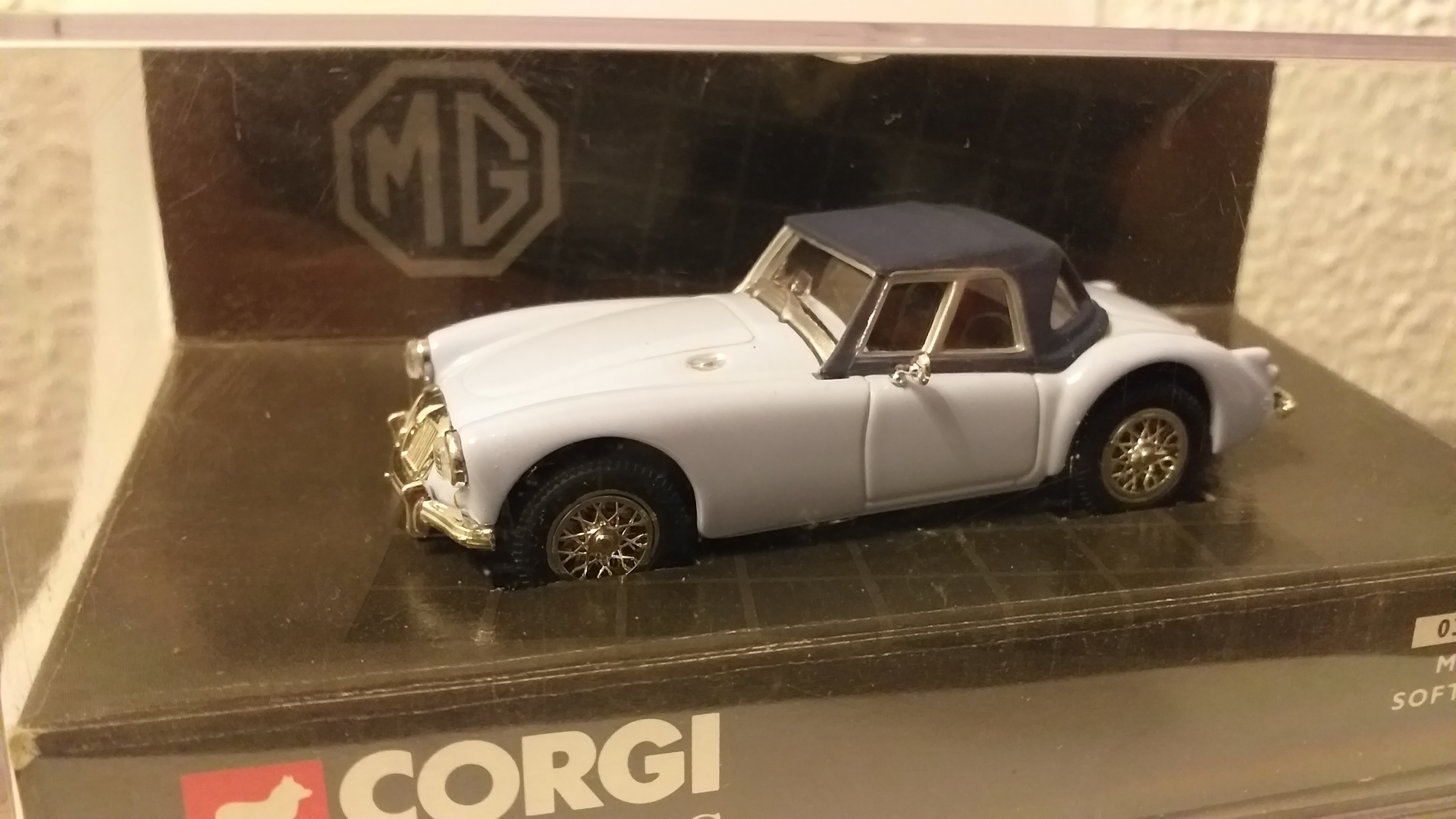 Corgi MGA Soft top 1:43