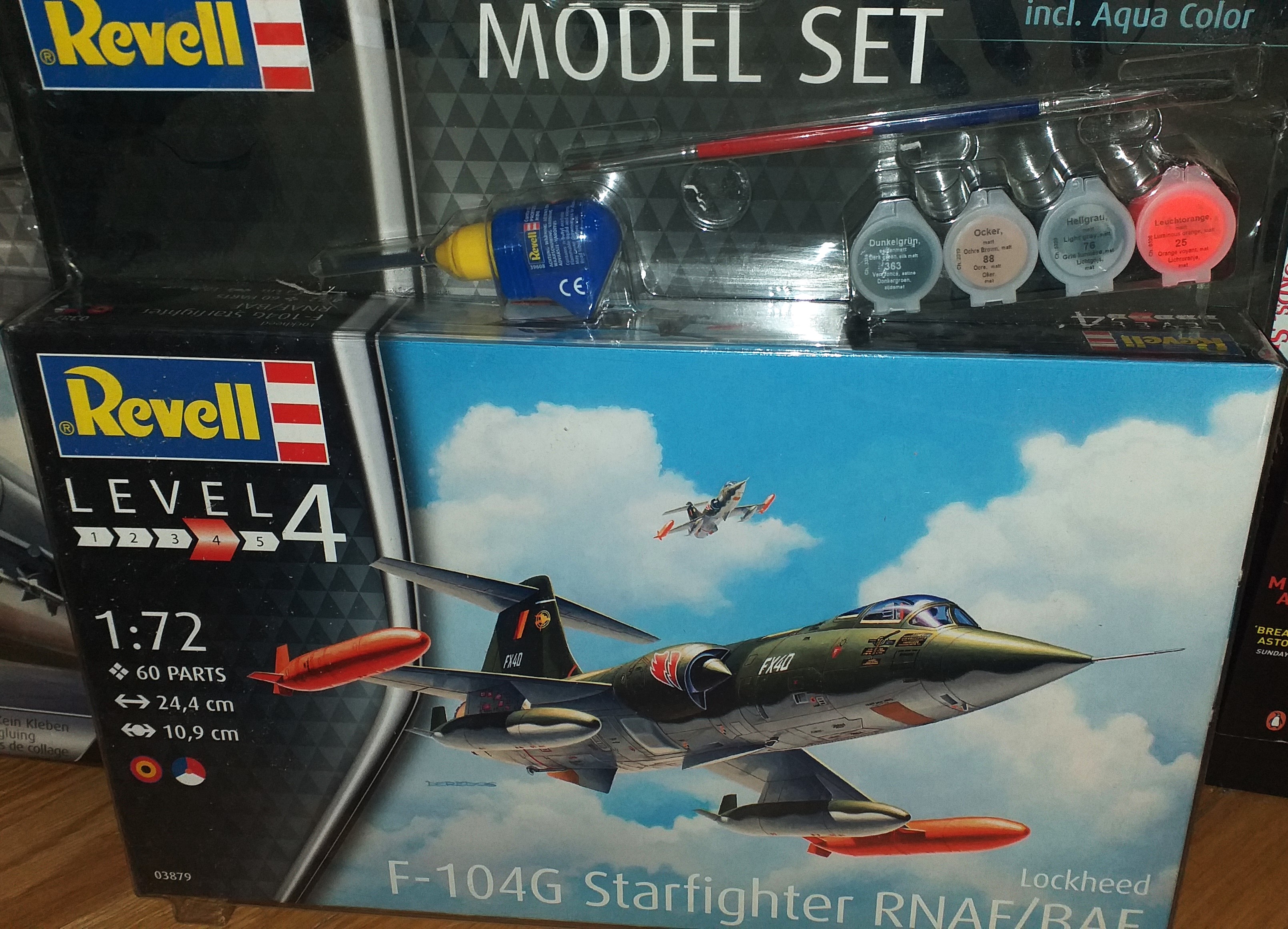 Kit escala 1:72 Revell F104 model set com tintas+pincel+cola