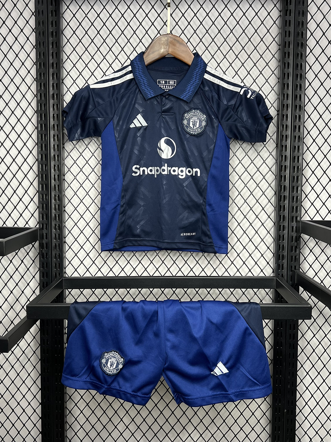 Kit Criança Manchester United Alternativo 2024/25 1