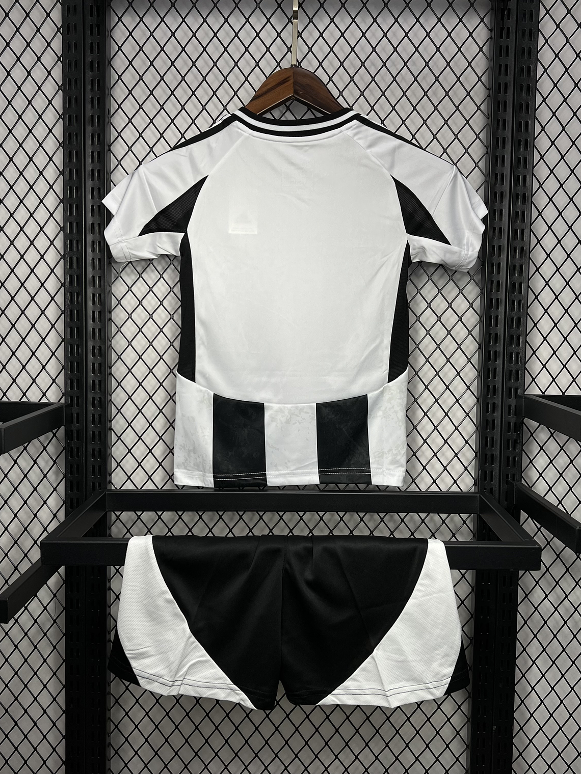 Kit Criança Juventus Principal 2024/25 2