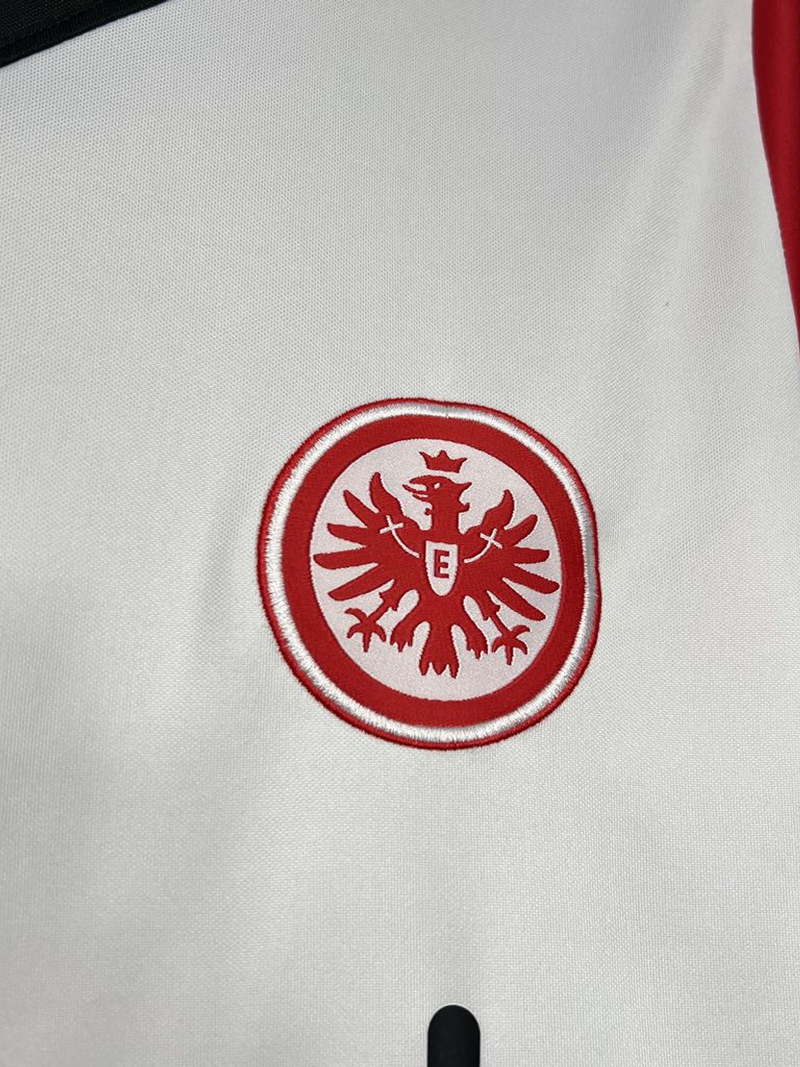 Camisola Eintracht Frankfurt Principal 2024/25 2