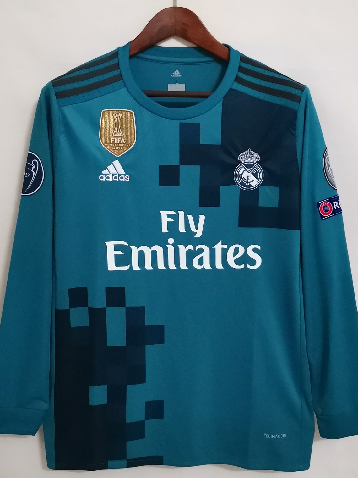 Camisola Real Madrid Terceira 2017/18 Manga Comprida 1