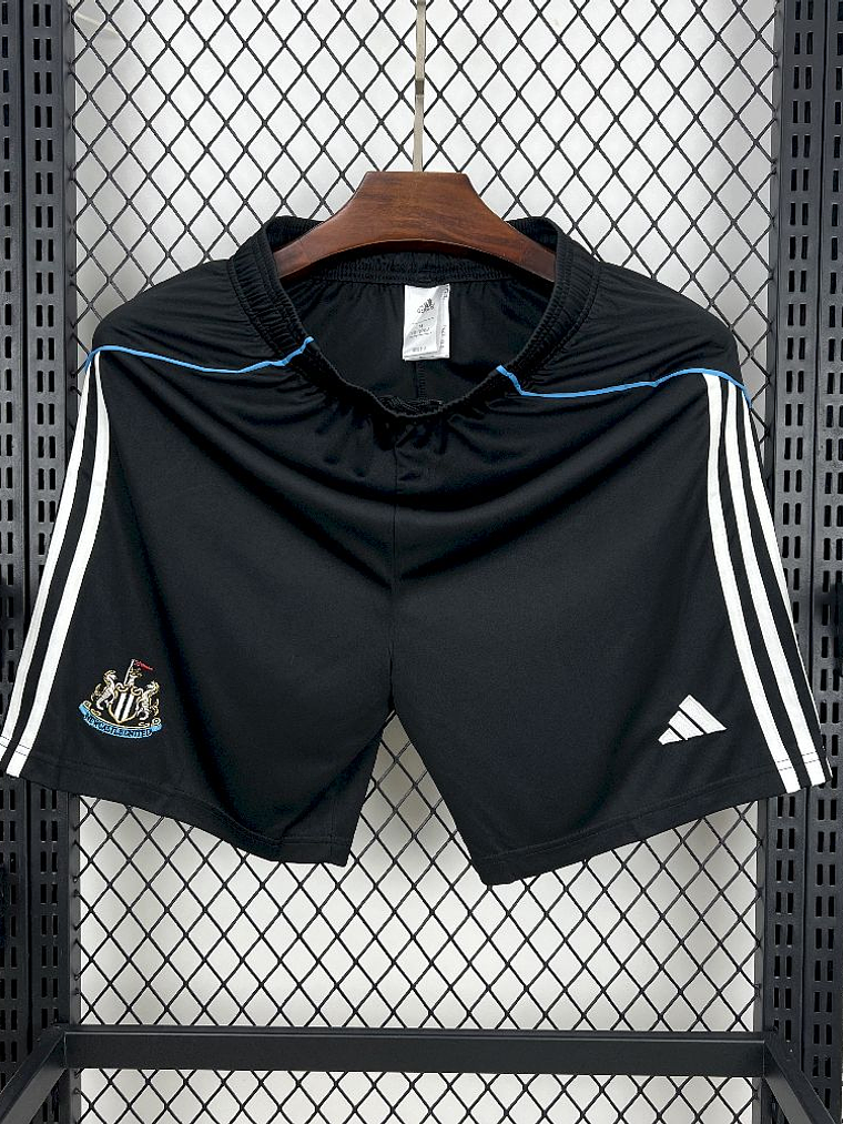 Calções Newcastle Principal 2025/26 1