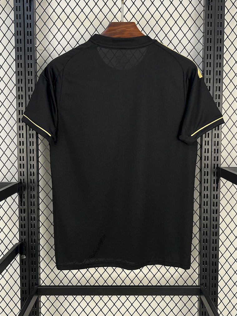 Camisola Liverpool Edição Especial 2025 3