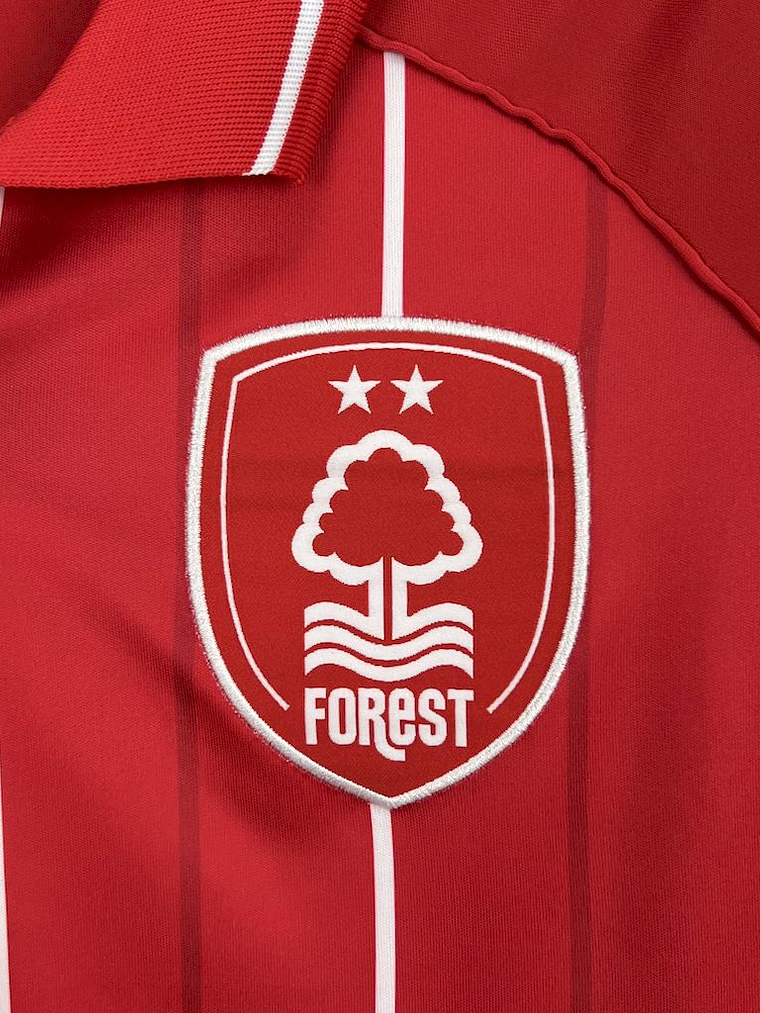 Camisola Nottingham Forest Principal 2025/26 2