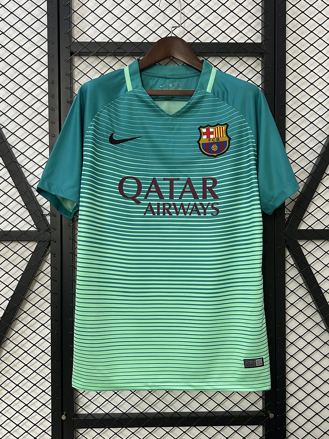 Camisola Barcelona Terceira 2016/17 1