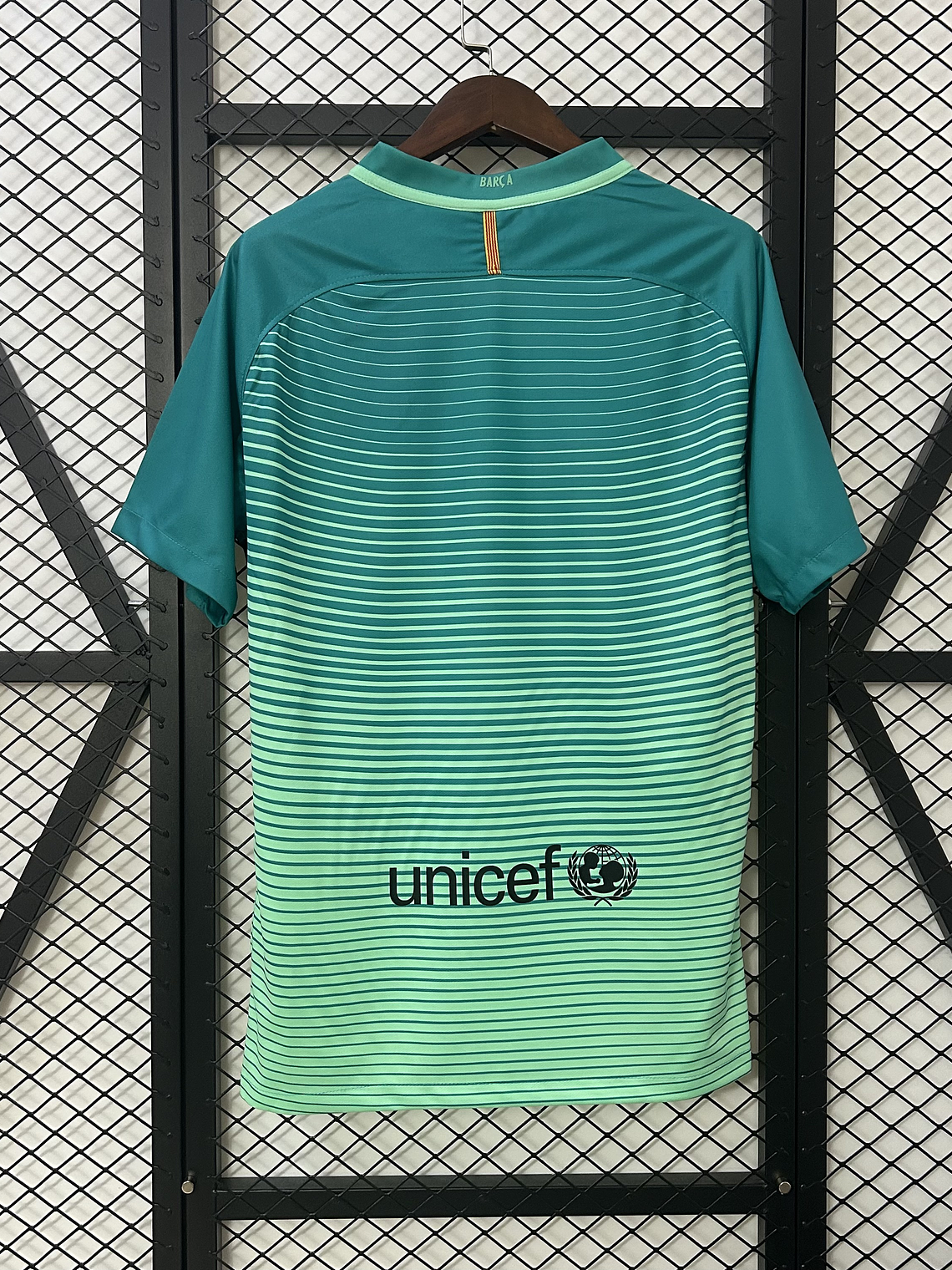 Camisola Barcelona Terceira 2016/17 3