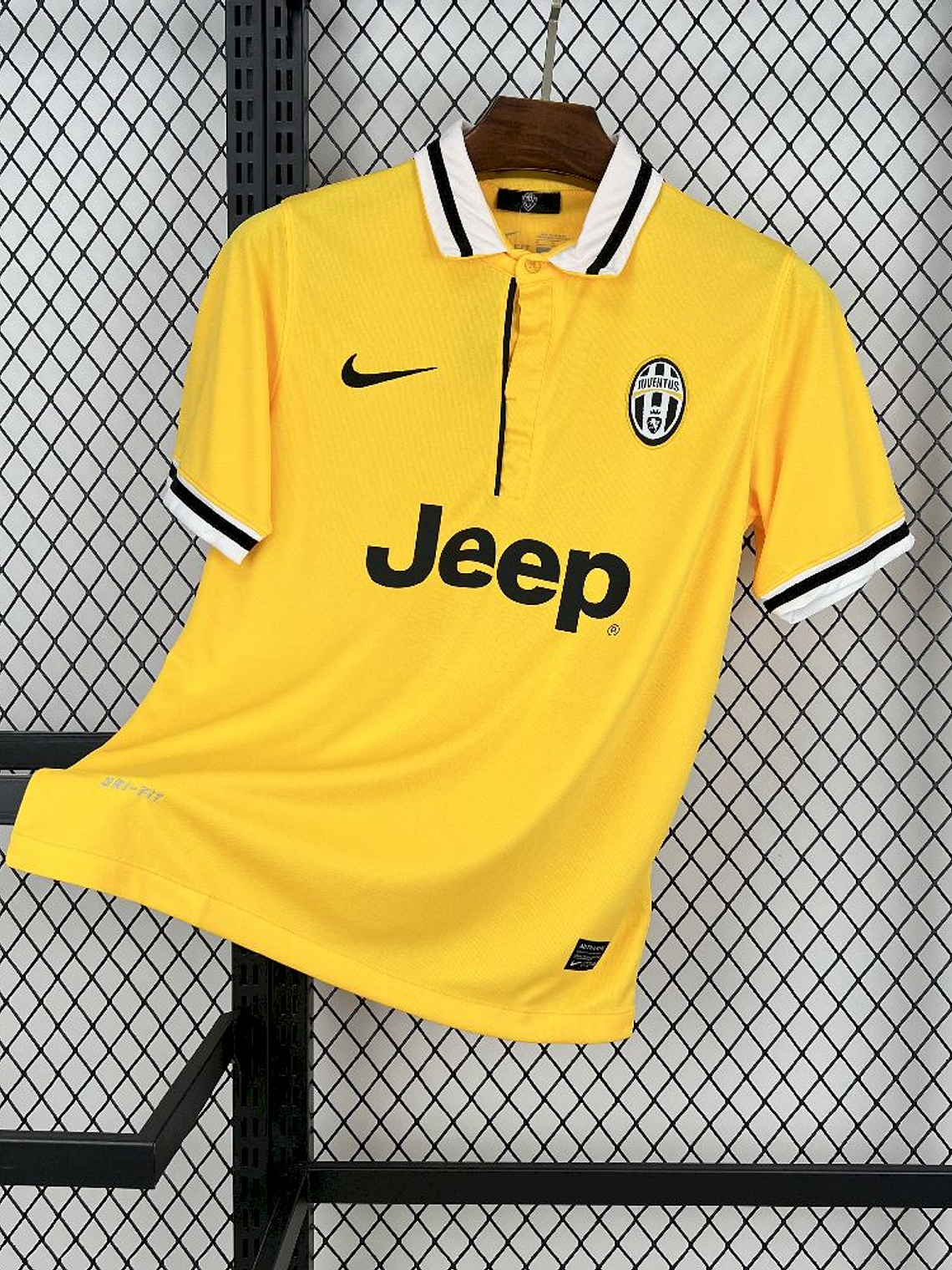 Camisola Juventus Terceira 2013/14 1
