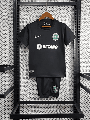Kit Criança Sporting Quarto 2023/24