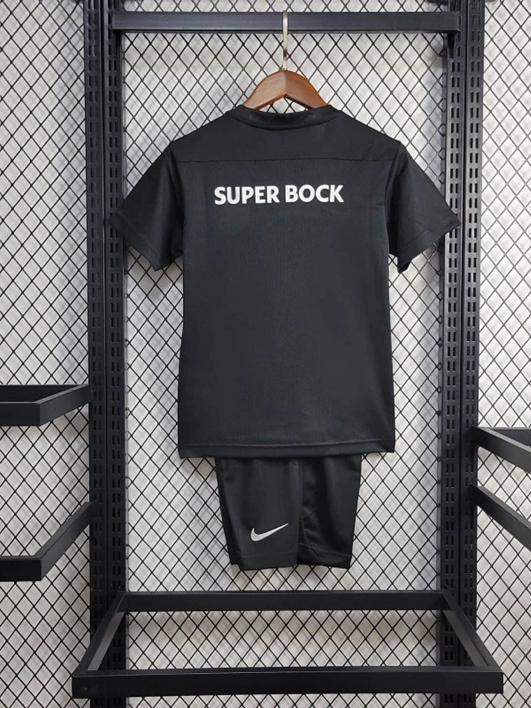 Kit Criança Sporting Quarto 2023/24 3