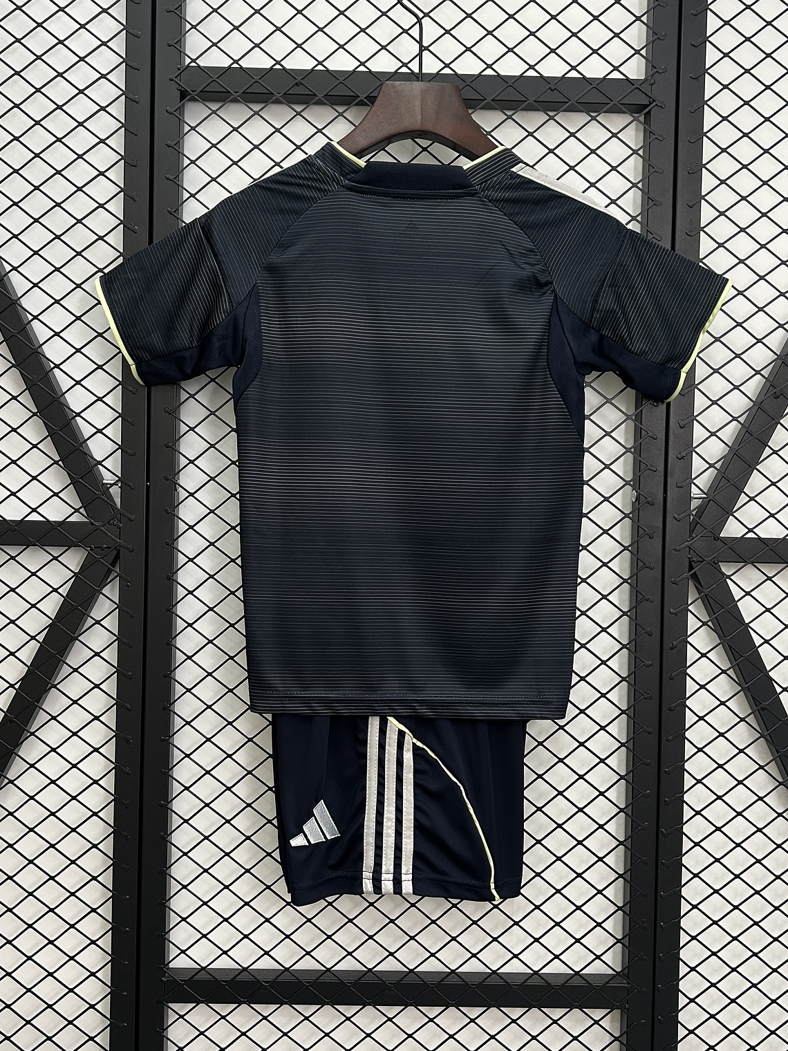 Kit Criança Real Madrid Alternativo 2025/26 2