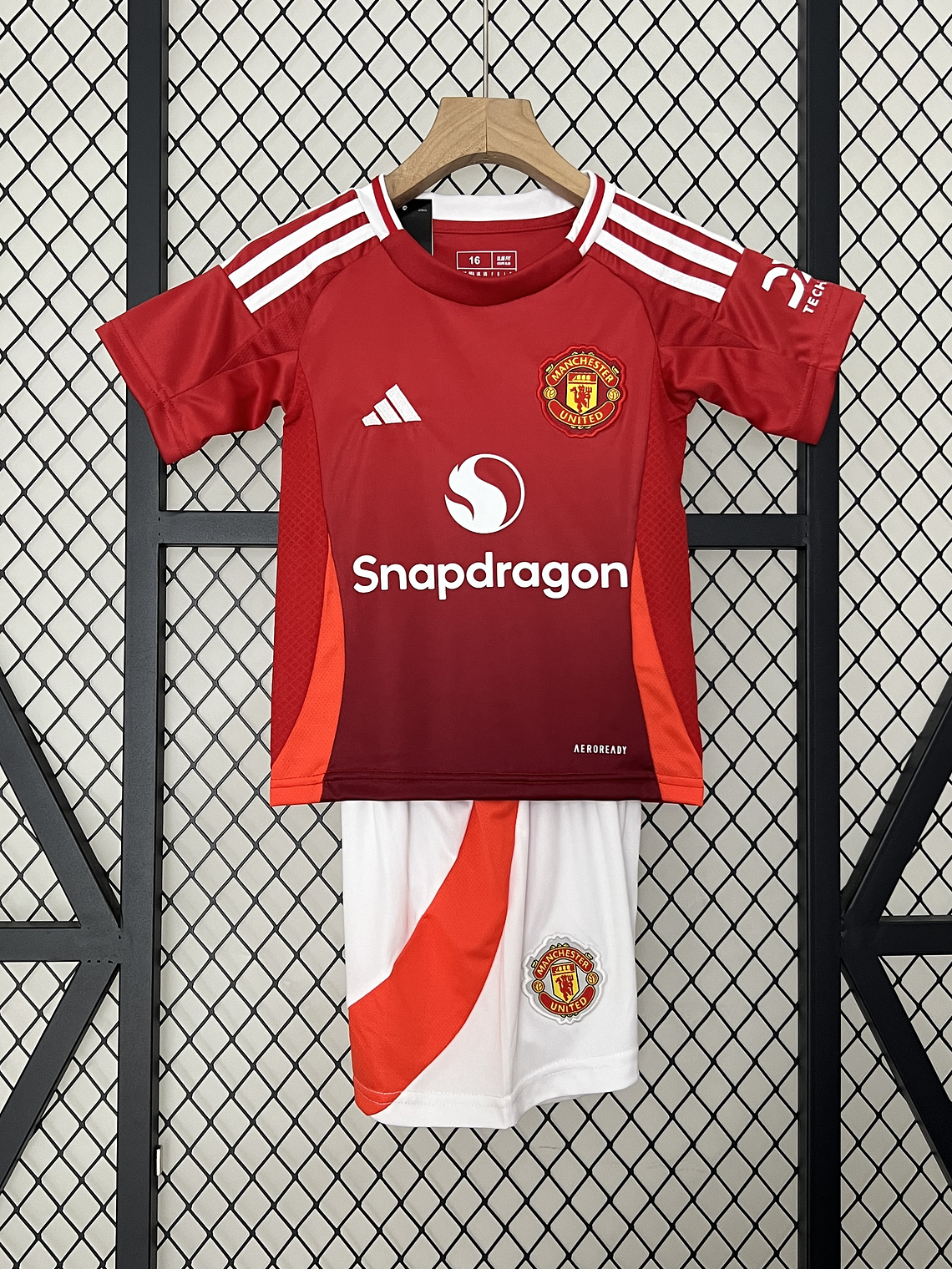 Kit Criança Manchester United Principal 2024/25 1