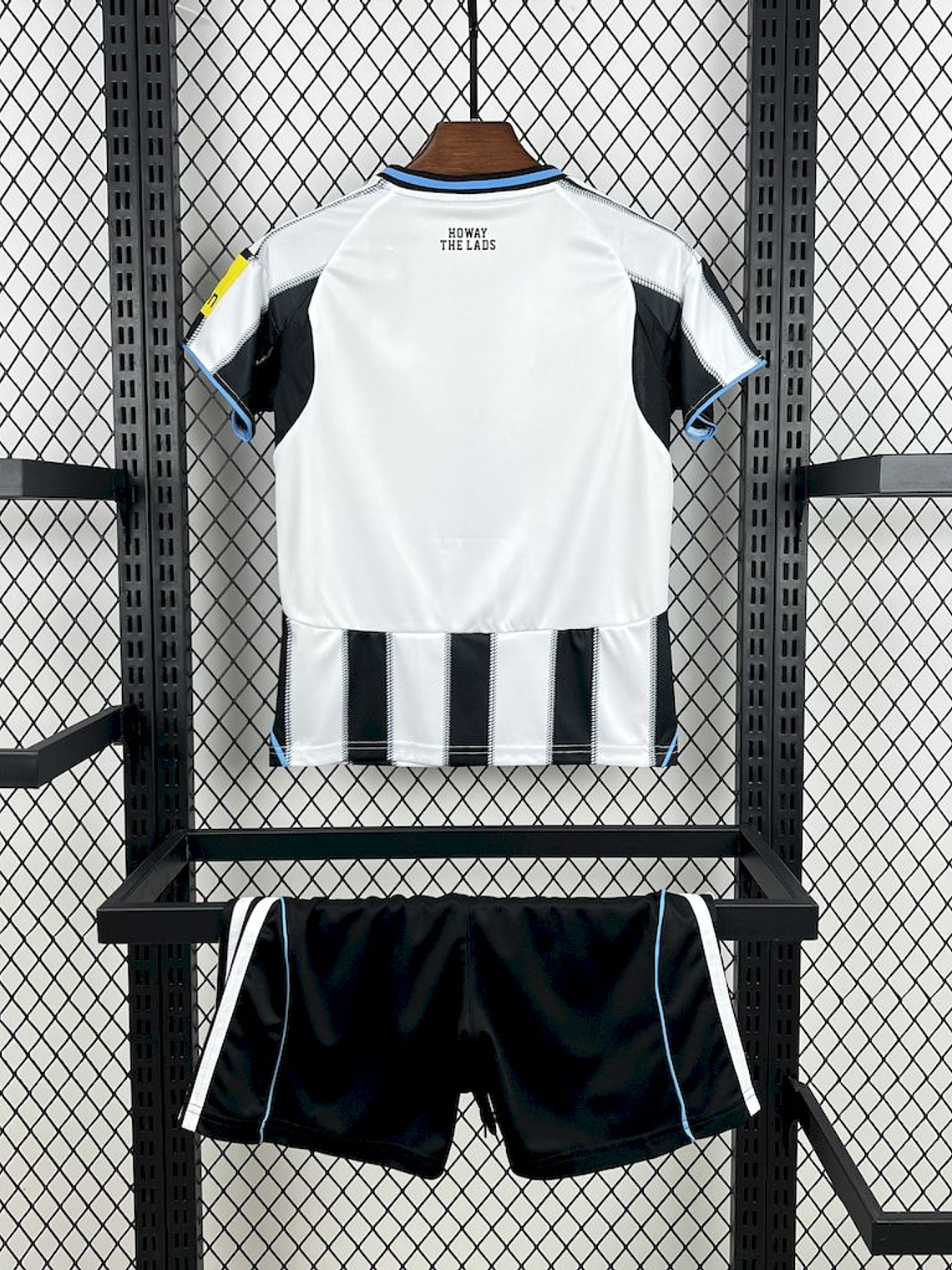 Kit Criança Newcastle Principal 2025/26 2