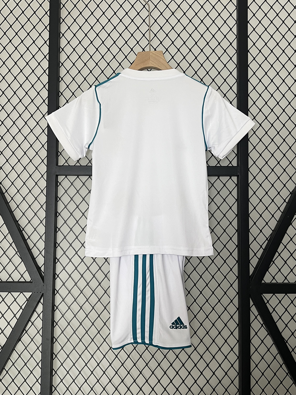 Kit Criança Real Madrid Principal 2017/18 2